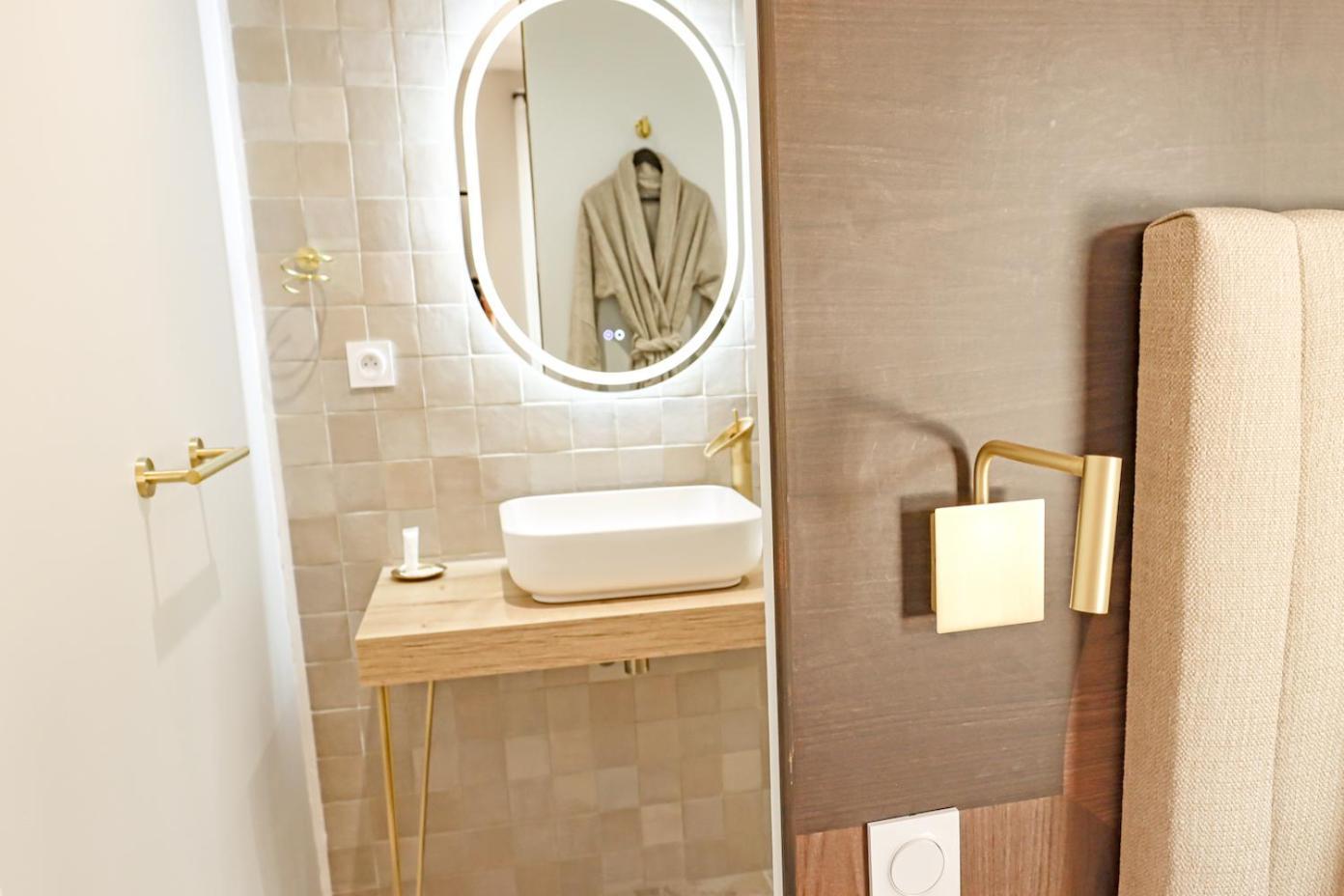 Les Gites De Laure - L'Eden Romantique, Chambres Hotes, Spa Prive, Couloir De Nage, Adults Only Malves-en-Minervois 外观 照片