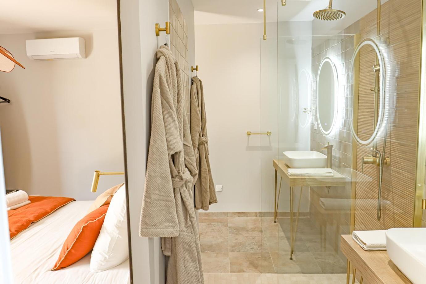 Les Gites De Laure - L'Eden Romantique, Chambres Hotes, Spa Prive, Couloir De Nage, Adults Only Malves-en-Minervois 外观 照片