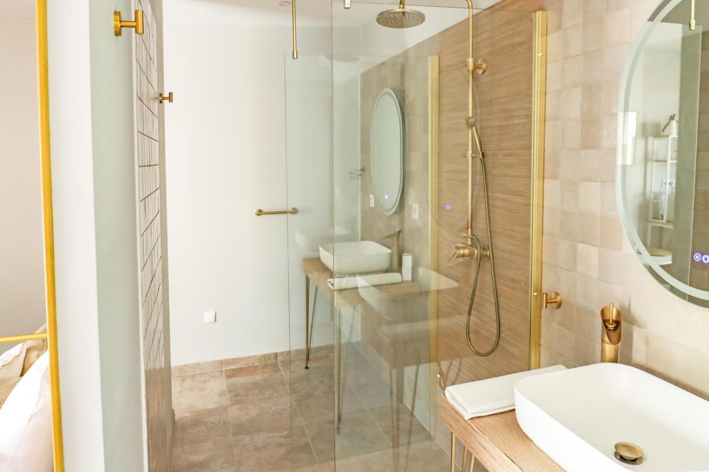 Les Gites De Laure - L'Eden Romantique, Chambres Hotes, Spa Prive, Couloir De Nage, Adults Only Malves-en-Minervois 外观 照片