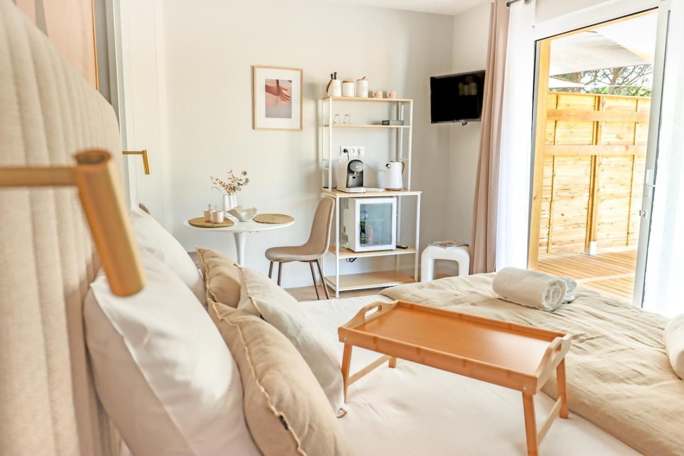 Les Gites De Laure - L'Eden Romantique, Chambres Hotes, Spa Prive, Couloir De Nage, Adults Only Malves-en-Minervois 外观 照片